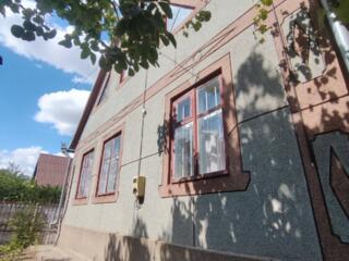 Дом с мансардой в Парканах, 7 комнат, большой двор