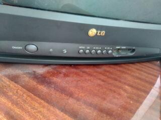 Продам б/у телевизор LG CF-21T20K