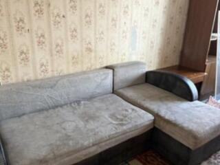 Срочно Продам угловой диван 500 рублей.