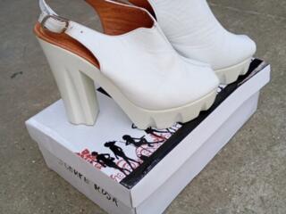 Обувь женская