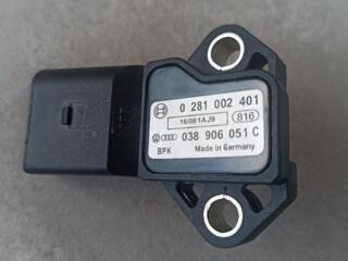 Датчик давления наддува и температуры VW AUDI 038906051C 0281002401