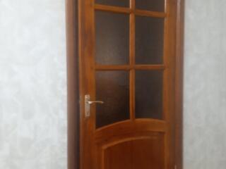 Продам межкомнатные двери деревянные