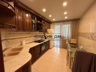 Пропонується до оренди 3-х кімнатна квартира по вул. Андрія Головка ..