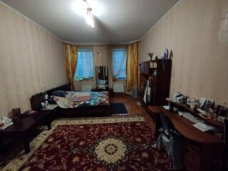 Предлагается к покупке просторная 2-х комнатная квартира в районе ул. 