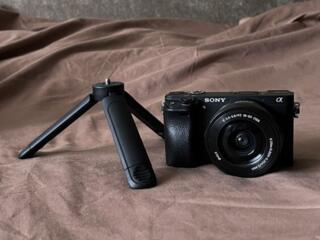 Sony a6300 кит объектив 16-50 f3.5-5.6 и штатив
