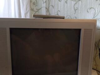 Диагональ 51см. В идеальном состоянии. 400р.