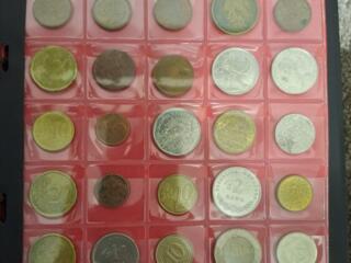 Продам монеты с альбомом (700р. )