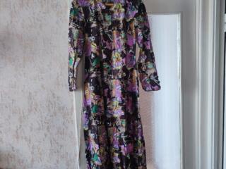 Платье новое на рост 164, объем груди 96, объем бедер 104.