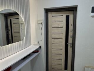 Продается 2-х комнатная квартира. Евроремонт + мебель