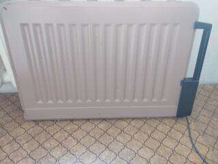Se vinde radiator electric cu ulei, plat.