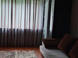 3х к чешка Ильфа и Петрова/Глушко. Внутри квартала.