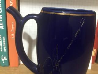 Продам шкатулочку, фигурку лягушки из оникса, поильник, вазу.