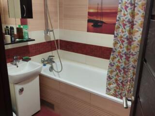 Продаю хорошую 2-х комнатную квартиру (Бугский Бульвар)