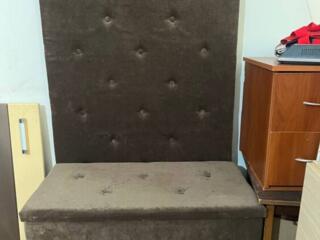 Прихожая: вешалка+ тумба-СИДУШКА.