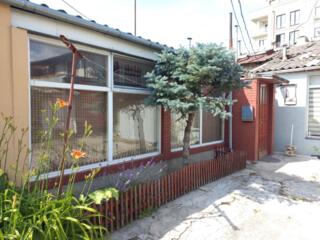 Продается уютная 2-комнатная квартира на земле.