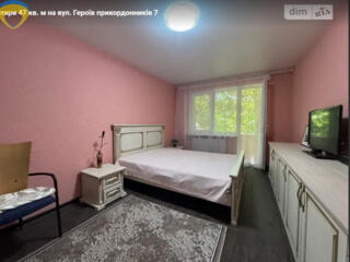 Предлагается к продаже 2 комнатная квартира в тихом районе.