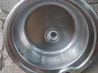 Про́да́ю́ 2 мо́йки́ нержав, метал то́лсты́й для́ кухни́, /