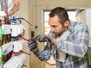 Бендерскому трубному заводу требуется электромонтёр