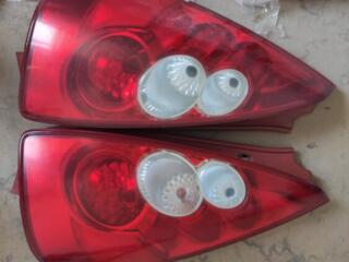 Продаются задние стопы на Mazda 5