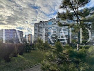 продаж 3-к квартира Київ, Деснянський, 75000 євро