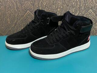 Продам Зимние Ботинки Кроссовки 42р