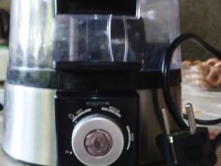 Яйцеварка 200 лей, кофеварка 100 лей, самовар 200 лей