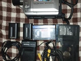 Видеокамера Panasonic VZ30 300 лей.