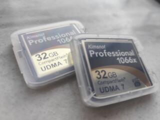 Продам карты памяти на 32 Гб (2 шт)