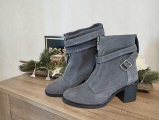 Новые Демисезонные ботинки из натуральной замши серого цвета. 40 р-р