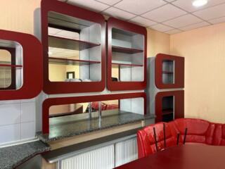 Кухонный гарнитур с мойкой + настенные полки