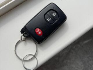 Оригинальный ключ от Тойота Приус 30