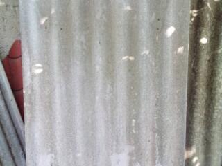 Продам б/у шифер, раковину керамическую с подставкой, раковину метал.