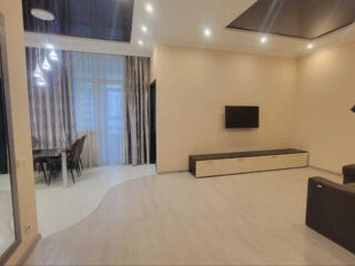 Оренда великої 1к-квартири 61 м в ЖК Пори року