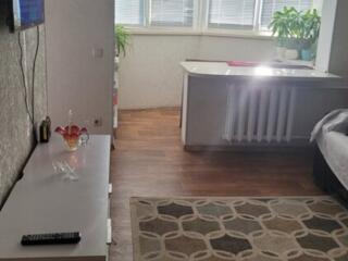 Продается 2 комнатная квартира с переходной лоджией