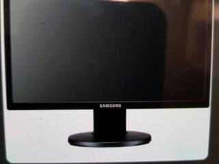 Продаётся монитор Samsung
