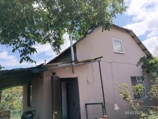 Vindem Vila in satul Bic 5 km de la Chisinau 2 etage= 68.000 euro