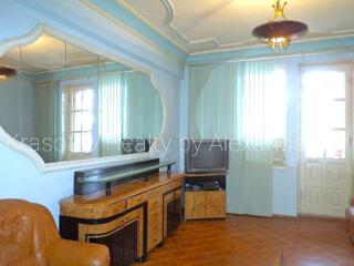 Спиридоновская: продам 3к квартиру в шикарной сталинке в тихом центре!