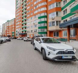 1-комнатная с ремонтом, мебелью и техникой. Новострой. Ботаника.