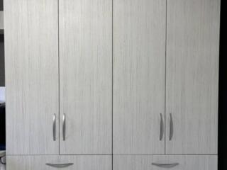 Шкаф и письменный стол