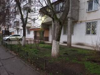 Предлагается к продаже 2-комнатная квартира в газовом кирпичном доме .