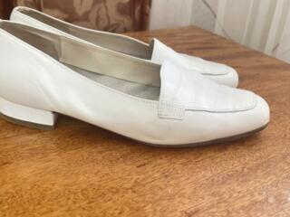 Продам сапоги, туфли, босоножки, кроссовки