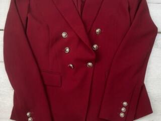 Пиджак в бордовом цвете. Размер M-L