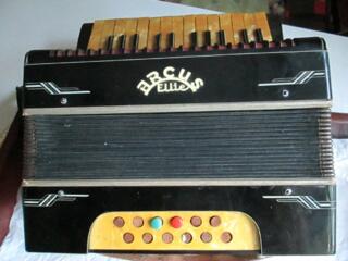 АККОРДЕОН "АРКУС ЭЛИТ" -Франция -Храматак -дёшево 900 руб. Винтаж!!!