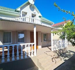 Дом в 2-х минутах от пляжа, п. Каролино-бугаз/Затока