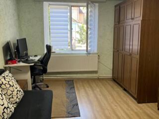 Продается недвижимость в центре Stăuceni участок площадью 11 соток