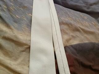 Продам Галстук Белого цвета