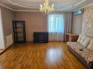 Армейская: сдам просторную 2к квартиру в новом доме возле парка Победы