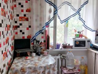 Продаю двухкомнатную квартиру в Лесках