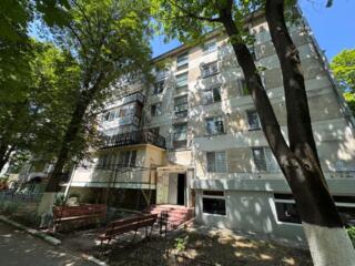 Sec. Riscani, str. Miron Costin! Apartament cu 2 camere + living! Euro