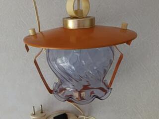 Продам настенные светильники и плафоны